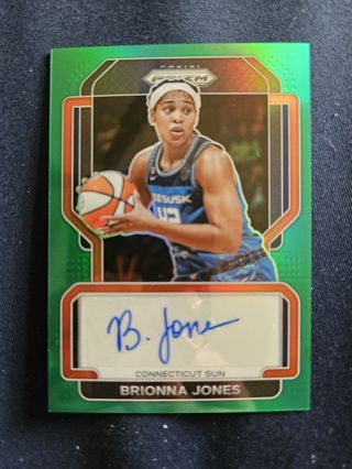 2022 Panini Prizm WNBA Signatures Green Auto Brionna Jones