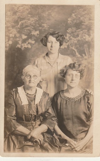 Vintage Unused Postcard: a: 3 Generations