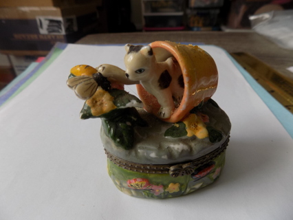 Vintage ceramic cat in basket tipped over, butterfly, flowers trinketbox