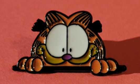 Garfield Pocket Sitter Pin