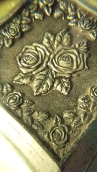 Pewter trinket box with flowers 