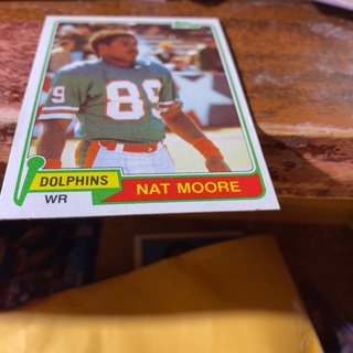 1981 topps nat Moore football card 