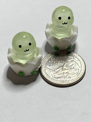 EGG SHELL ANIMALS~#8~GREEN~SET OF 2~GLOW IN THE DARK~FREE SHIPPING!