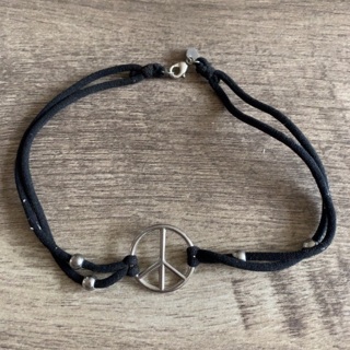 Claire’s Peace ☮️ Sign Choker Necklace- used