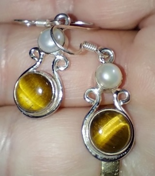 EARRINGS BRAND NEW OLD INVENTORY STERLING SILVER WITH NATURAL TIGER EYS AND PEARL JUST FANTASTIC.