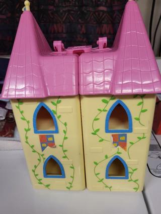 Play castle (Peppa Pig). 