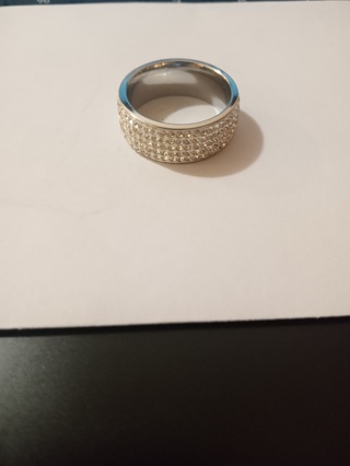 Crystal ring  size 8