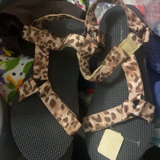 Woman’s sandals size 7 