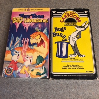 2 VHS - Tiny Toon Adventures/Bugs Bunny