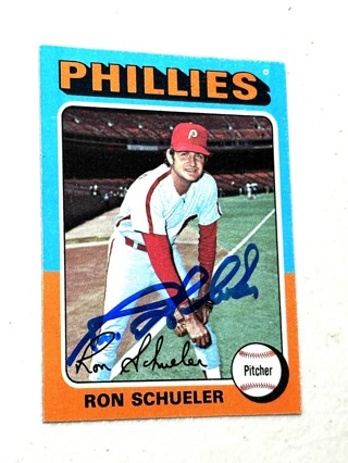 Autographed 1975 Topps Mini Philadelphia Phillies Baseball Card #292 Ron Schueler 