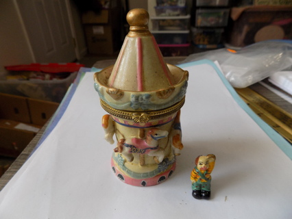 Vintage carousel/Merry go round trinketbox and clown inside