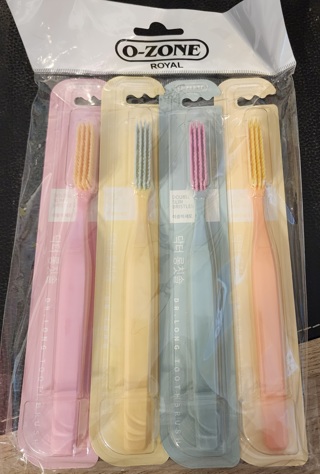 NEW - O-Zone - Set of 4 Dr. Long Toothbrushes