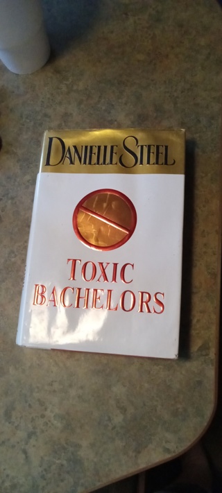 Danielle Steel Book Toxic Bachelors 