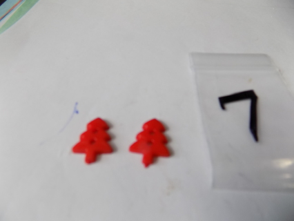 Red plastic tree shape buttons 3/4 inch # 7