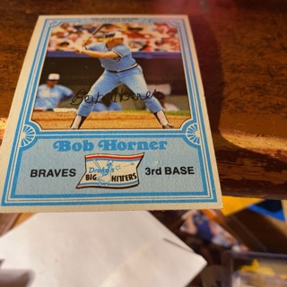 1981 topps drake’s Bob Horner baseball card 