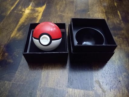  Pokeball Large Kitchen Herb Grinder w/ Pollen Sifter Catcher - Red Pokeball - Brand New