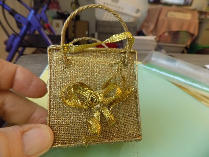 3 1/2 inch gold mesh shopping bag ornament 3D gold bows on front