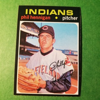  1971 Topps Vintage Baseball Card # 211 - PHIL HENNIGAN - INDIANS - NRMT/MT