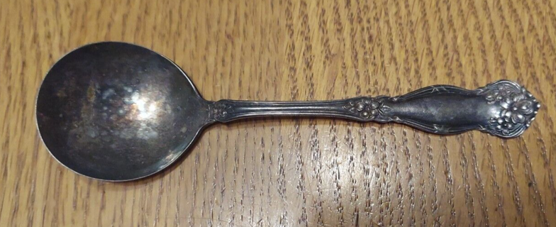 Antique Arbutus Silverplate Round Bowl Soup Spoon