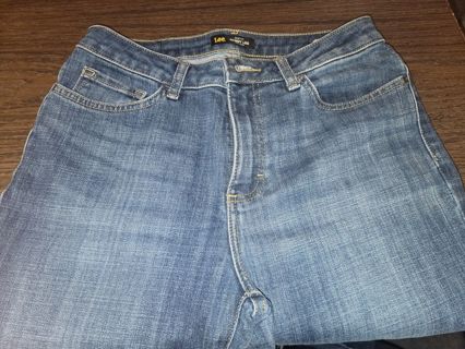 Lee jeans size 8 short