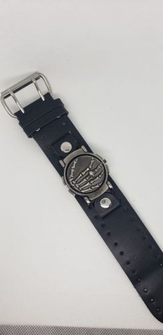 PUNK KIND OF MEN'S ANALOG WATCH, W/LEATHER BAND. IN EUC FREE SHIPPING.
