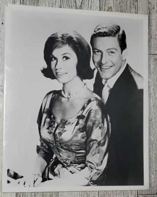 Dick Van Dyke & Mary Tyler Moore 8 x 10" Glossy Photo!