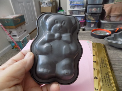 5 inch tall aluminum teddy bear mini cake/cupcake pan # 1