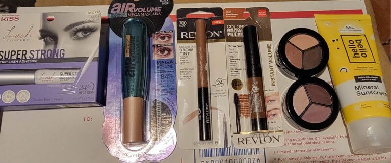 All eyes 7 piece make up lot with GIN bonus