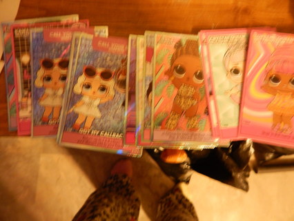 LOL GIRLS ~~  Get 1 (one) Random GLITTER  LOL GIRLS trading card