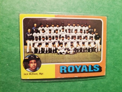 1975 TOPPS BASEBALL CARD # 72 - KANSAS CITY TEAM - ROYALS