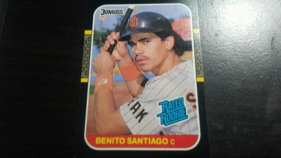 1987 DONRUSS BENITO SANTIAGO RATED ROOKIE SAN DIEGO PADRES BASEBALL CARD# 31