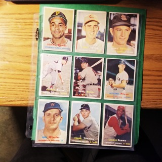 9 - LOT 1957 TOPPS - LOW TO MID GRADE - BASEBALL CARDS