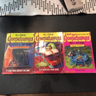 3 Goosebumps Books