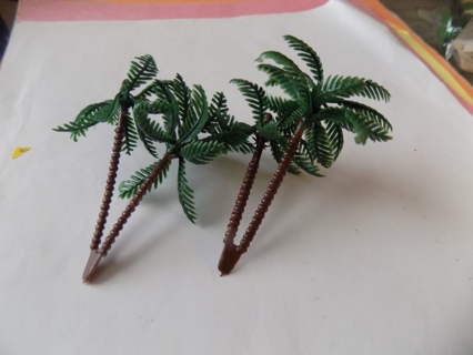 Pair of three inch tall plastic double palm trees for village scenes