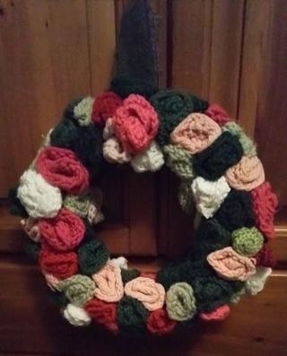 Knitted Reversible Christmas Flower Wreath