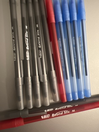 BN TEN Round BIC Ball Point Pens. 5 Black. 4 Blue, 1 Red.  New. Unused! GIN for TWELVE!