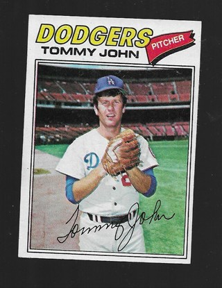 1977 TOPPS TOMMY JOHN #128 (HOF)