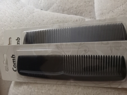 2 combs