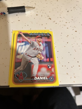 2024 topps yellow border rc davis daniel