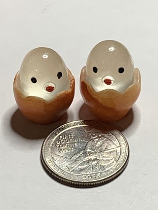 EGG SHELL CHICKS~#1~WHITE~SET OF 2~GLOW IN THE DARK~FREE SHIPPING!