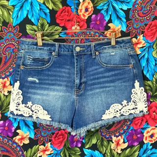 WOMEN'S AEROPOSTALE SHORT SHORTS WOMENS SIZE 10 HIGH WAISTED SHORTY DENIM LACEY