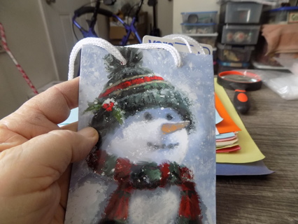 Small snowman in hat & scarf gift bag & tag 5 x 4