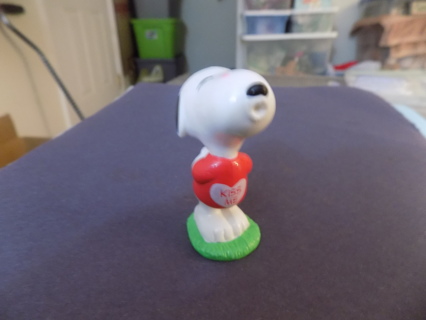 Vintage Snoopy Kiss Me Valentine pvc character 2 1/2 inch