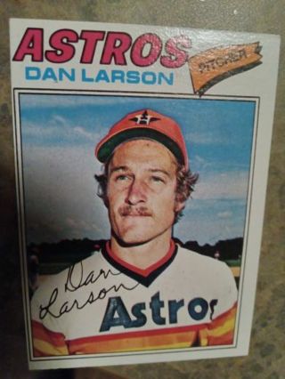 1977 TOPPS DAN LARSON HOUSTON ASTROS BASEBALL CARD# 641