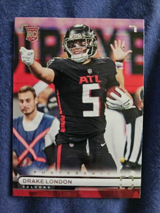 2022 Panini Chronicles Photogenic Rookie Drake London