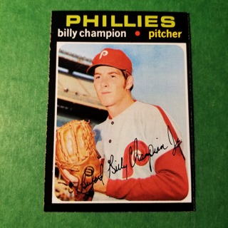 1971 Topps Vintage Baseball Card # 323 - BILLY CHAMPION - PHILLIES - NRMT/MT