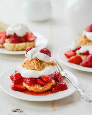 STRAWBERRY SHORTCAKE RECIPE CARD