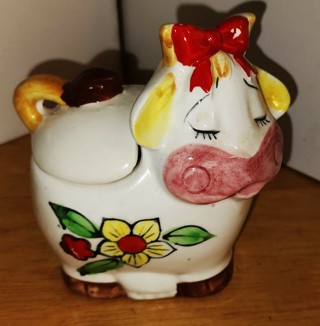 Vintage ceramic COW (red bow) sugar bowl 4 1/2" x 3" - weight 6 oz. - Made in Japan - VG condition