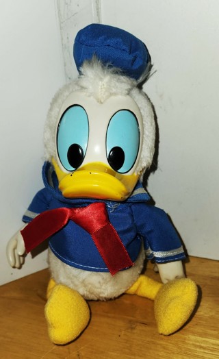 Disney DONALD DUCK stuffed doll in sailor suit - 7" tall - 3 oz - with olastic head and hands