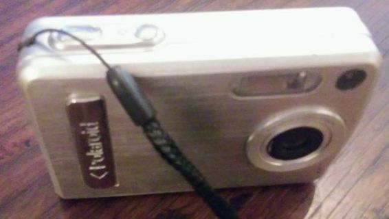 Polaroid A520 Digital Video & Photo Camera